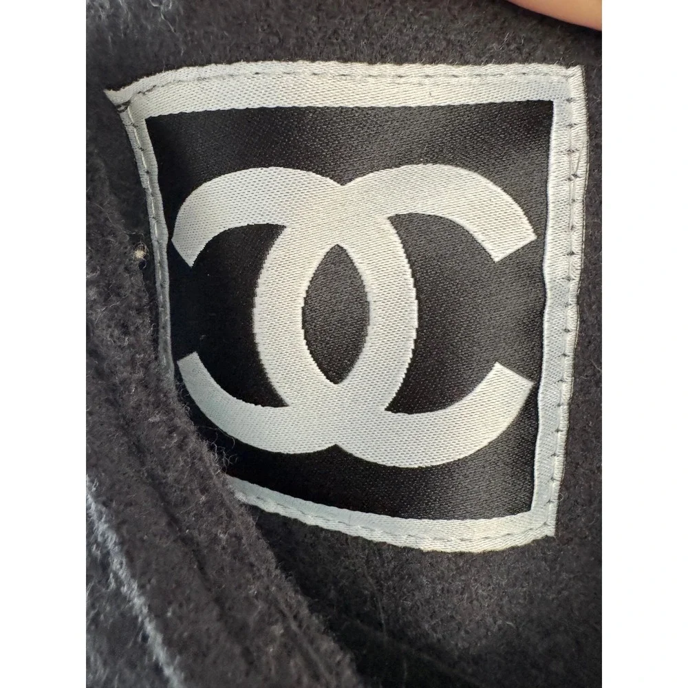 CHANEL sleeveless wool